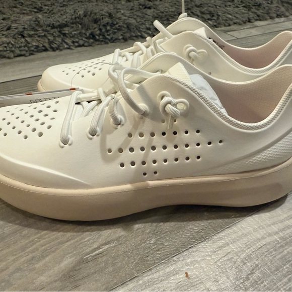 CROCS Women's InMotion Pacer - Picture 10 of 12